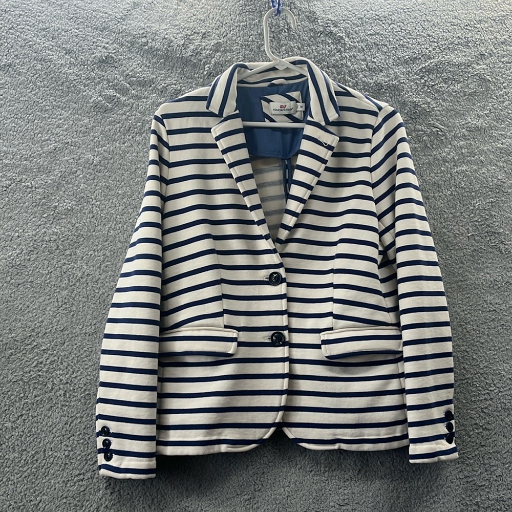*Mint condition* vineyard vines striped women’s M blazer